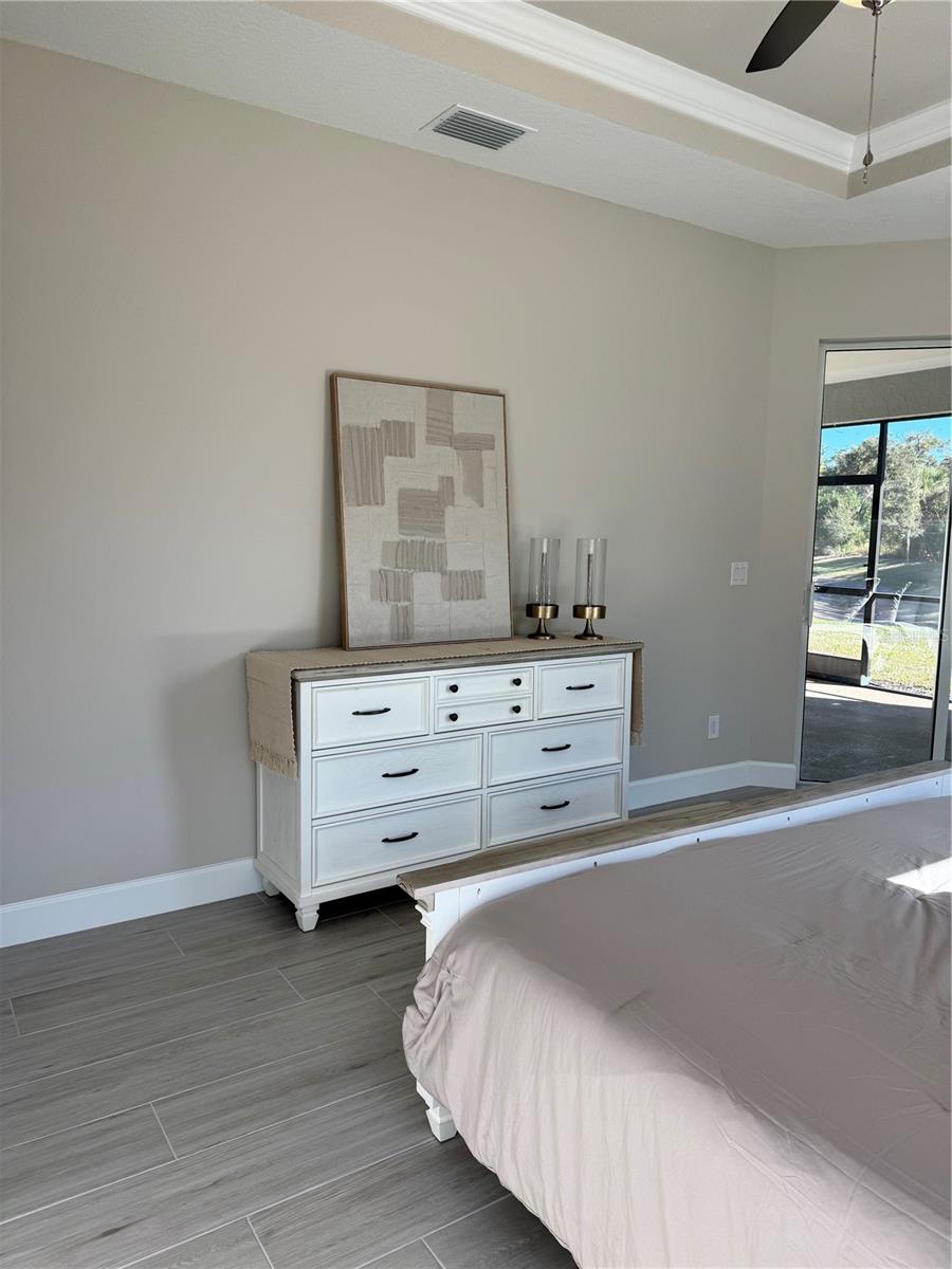 Image 23 of 47 For 720 Redbud Court