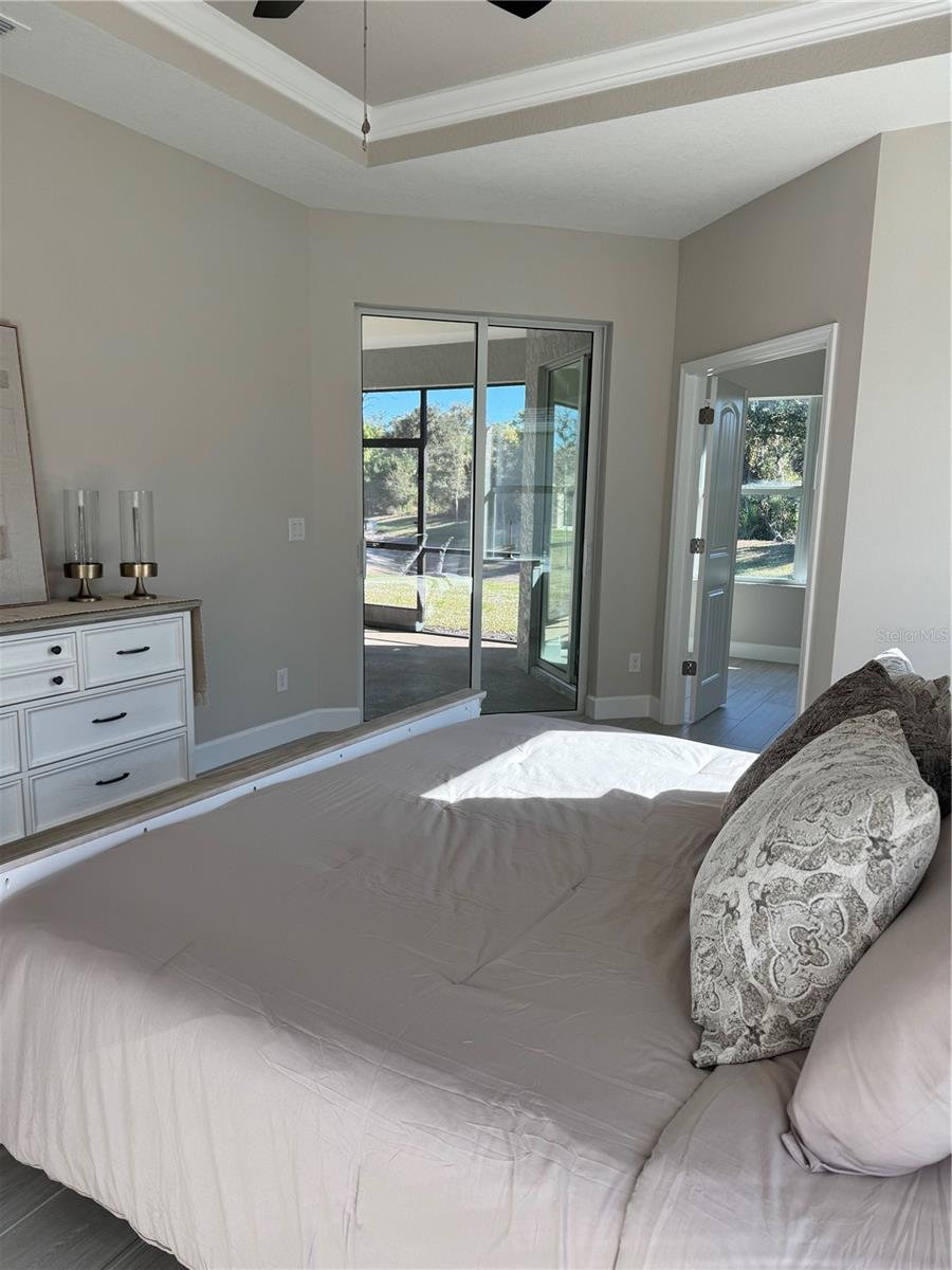 Image 24 of 47 For 720 Redbud Court