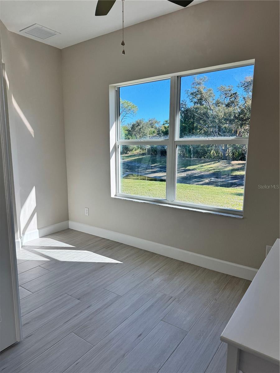 Image 26 of 47 For 720 Redbud Court