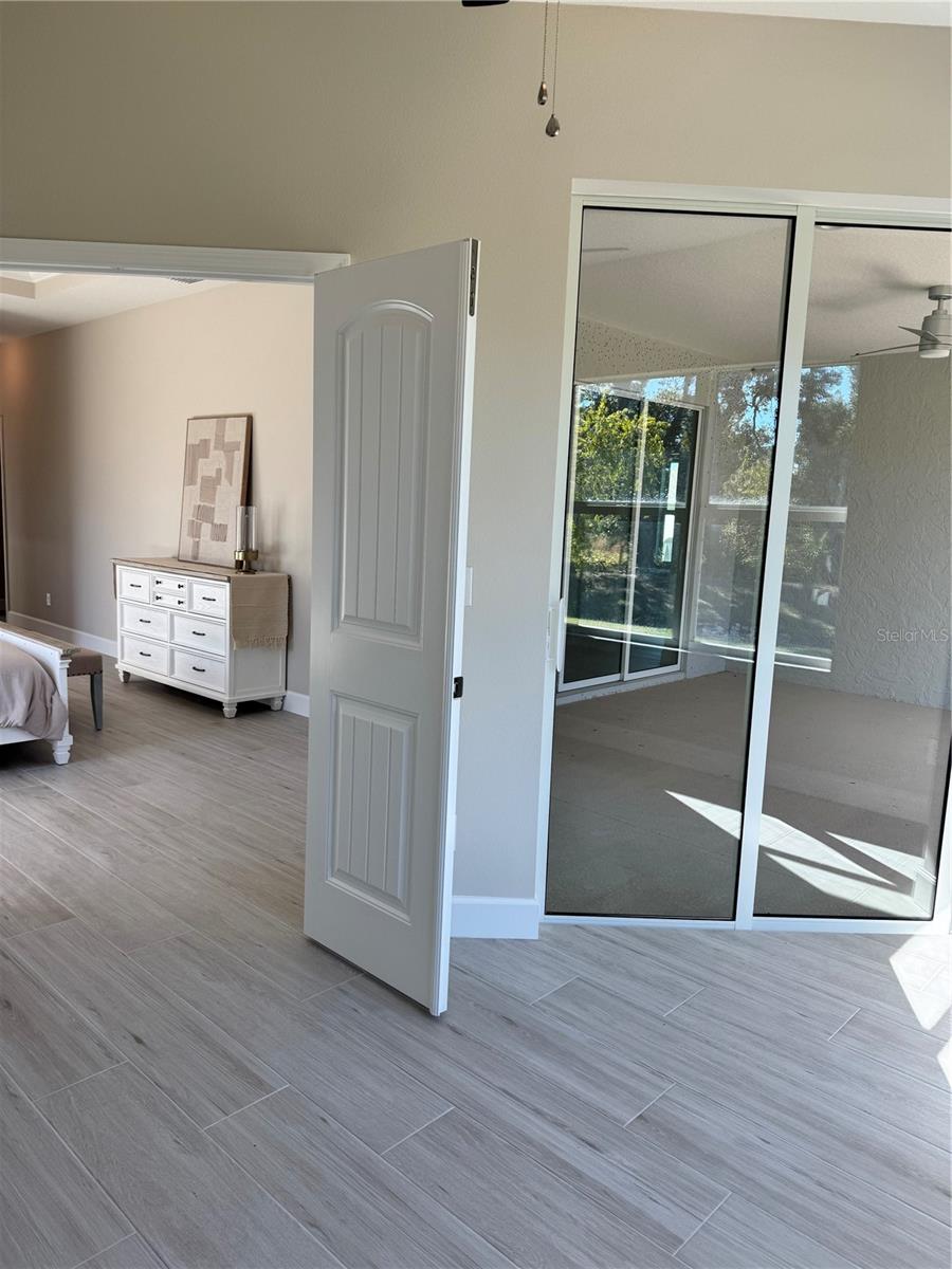 Image 27 of 47 For 720 Redbud Court