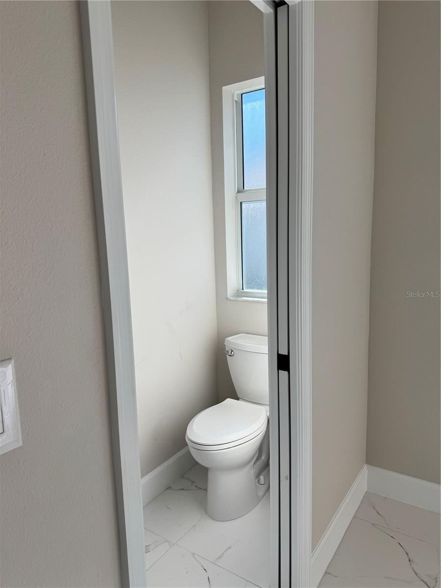 Image 32 of 47 For 720 Redbud Court