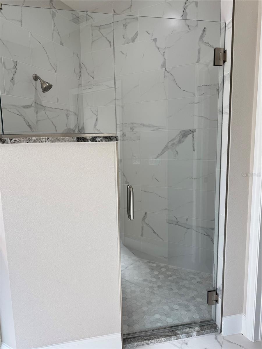 Image 33 of 47 For 720 Redbud Court