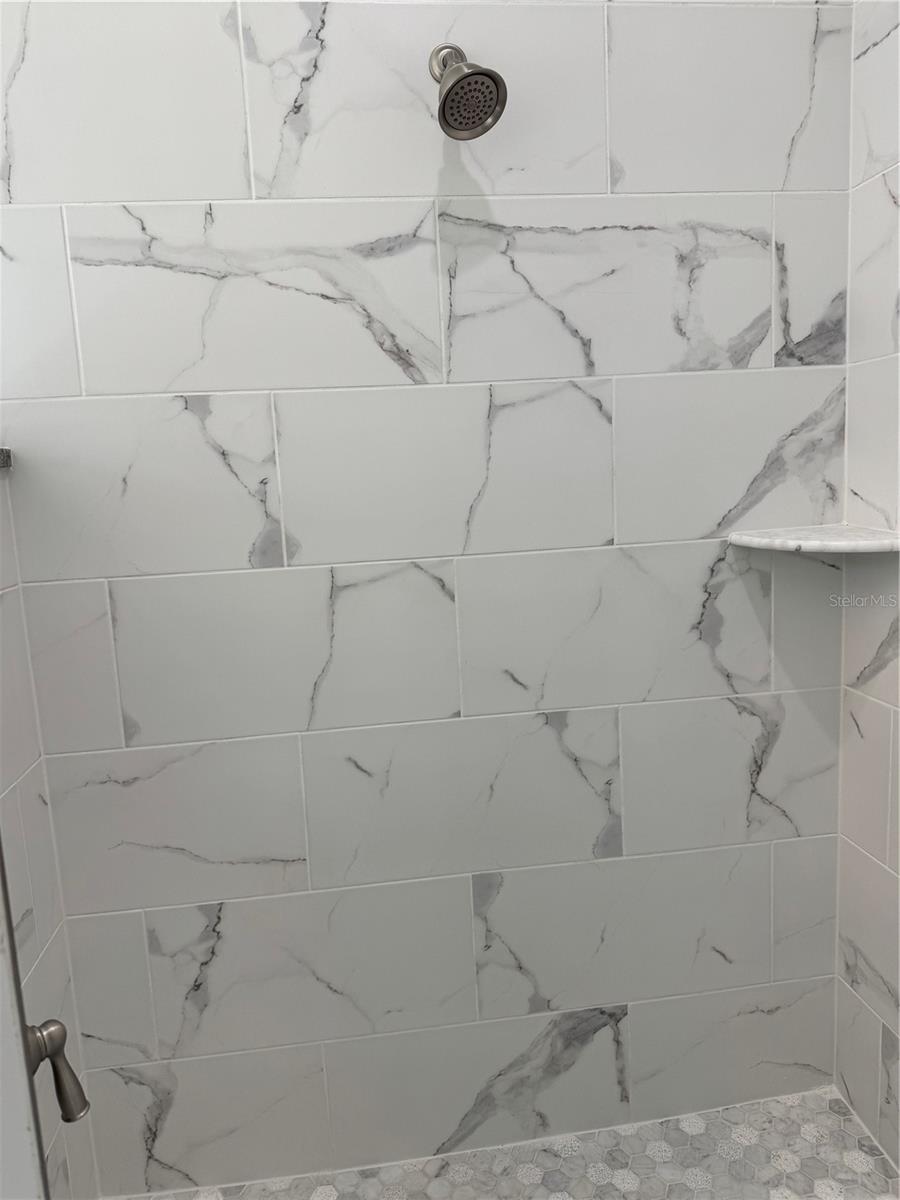 Image 34 of 47 For 720 Redbud Court