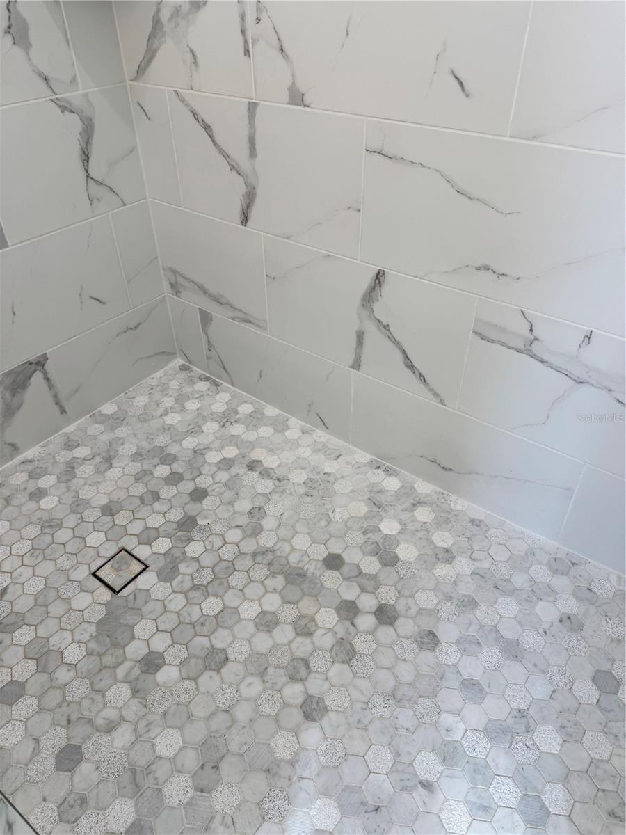 Image 35 of 47 For 720 Redbud Court