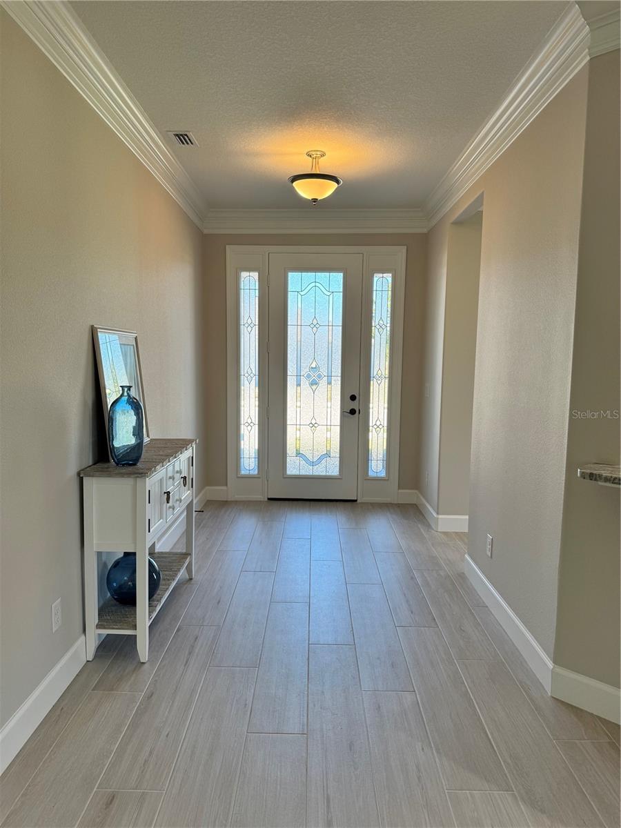 Image 6 of 47 For 720 Redbud Court