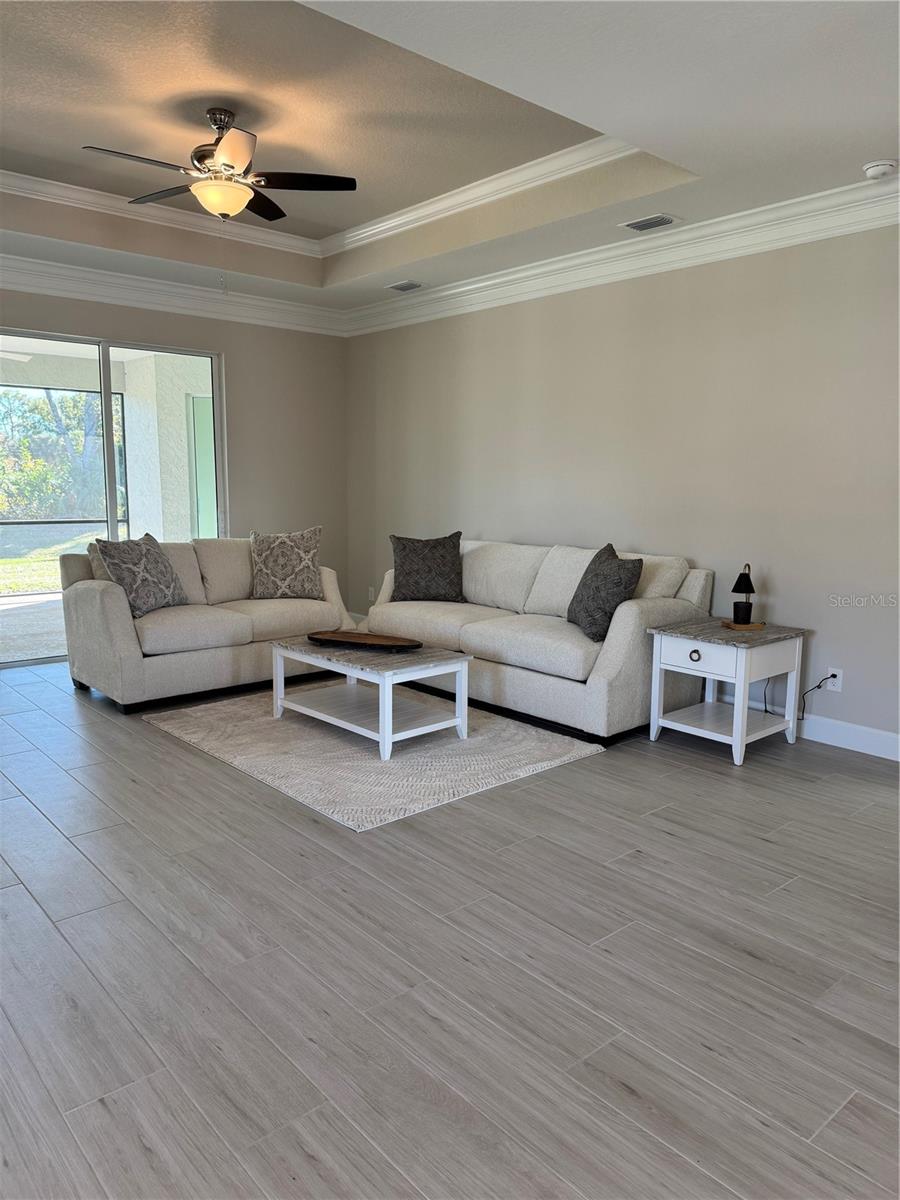 Image 8 of 47 For 720 Redbud Court