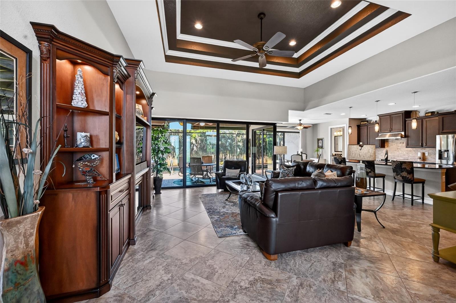 Image 11 of 47 For 8 Windward Road