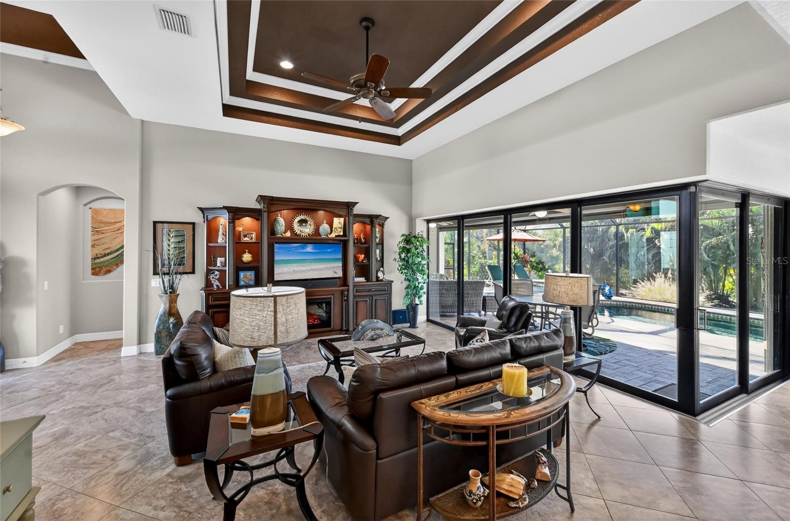 Image 12 of 47 For 8 Windward Road