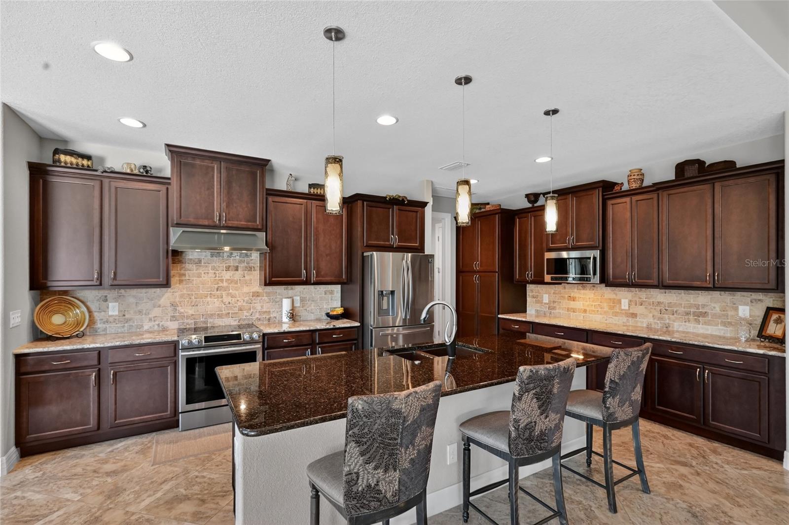 Image 22 of 47 For 8 Windward Road