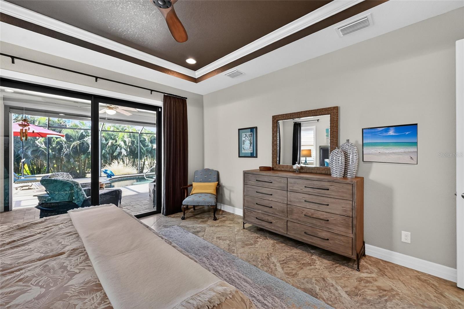 Image 25 of 47 For 8 Windward Road