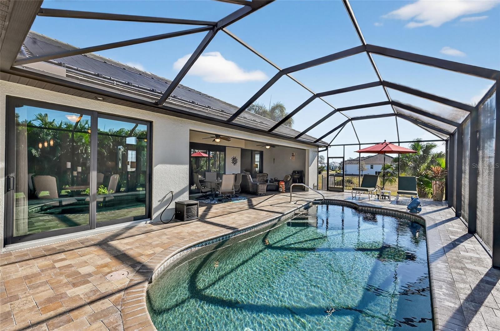 Image 36 of 47 For 8 Windward Road