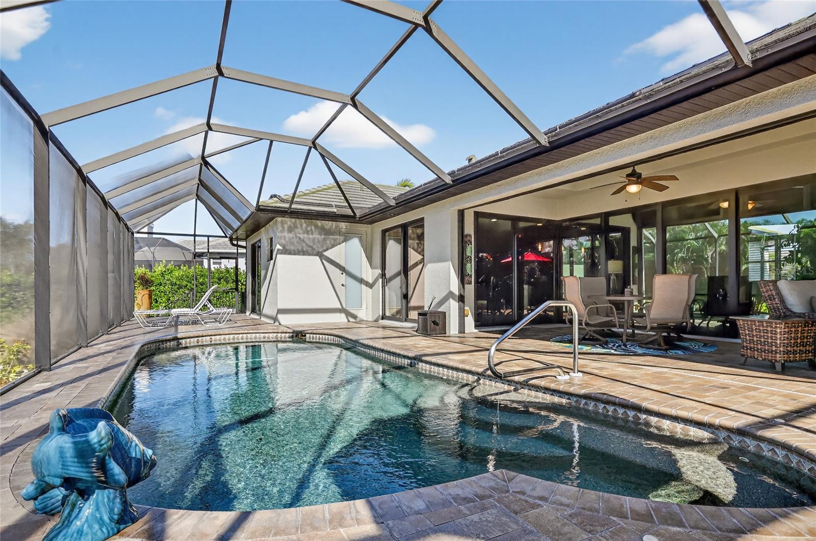 Image 39 of 47 For 8 Windward Road