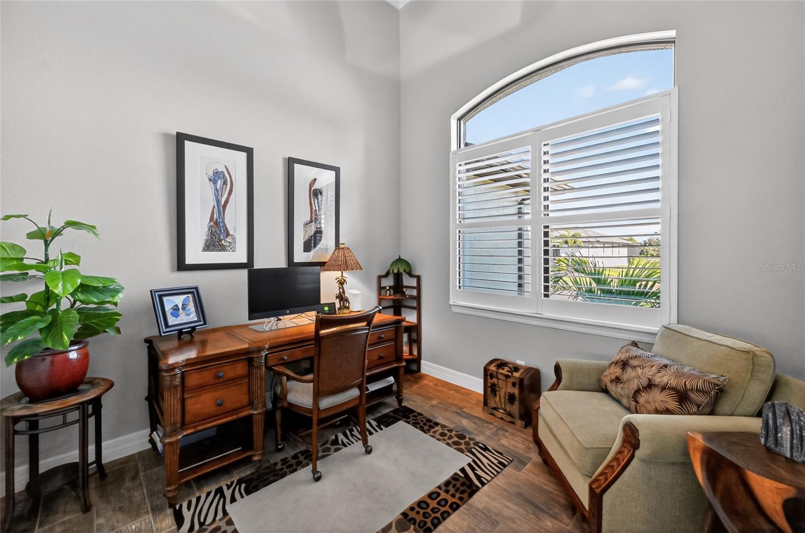 Image 40 of 47 For 8 Windward Road