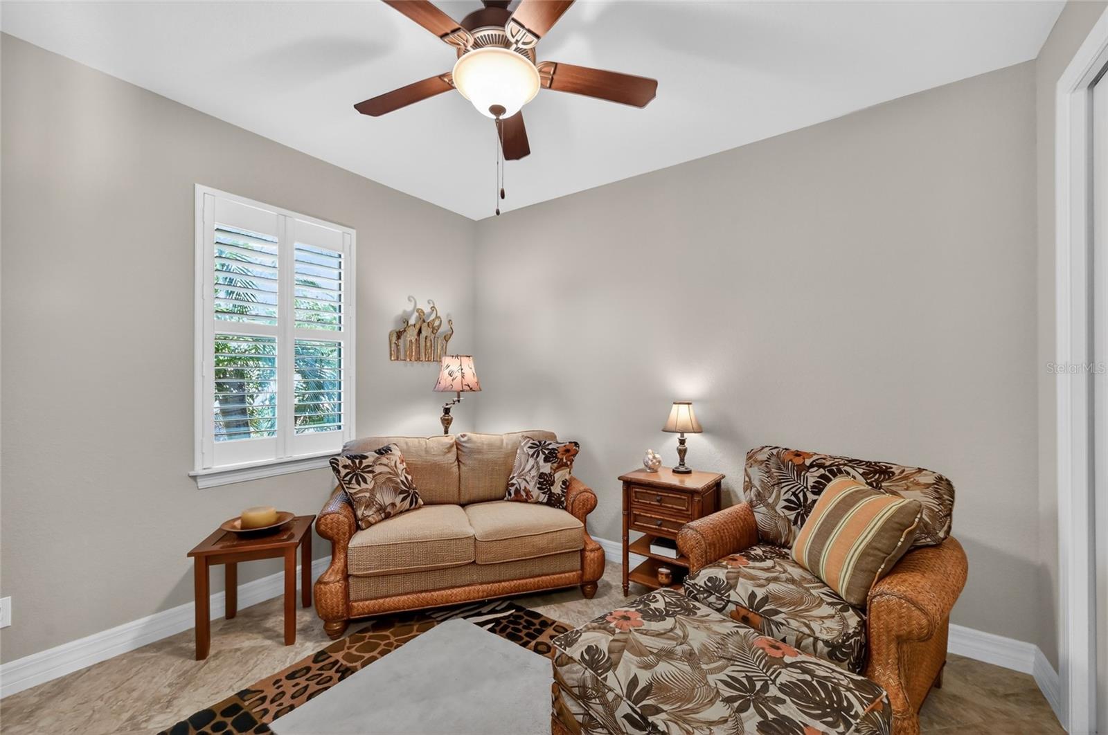 Image 41 of 47 For 8 Windward Road