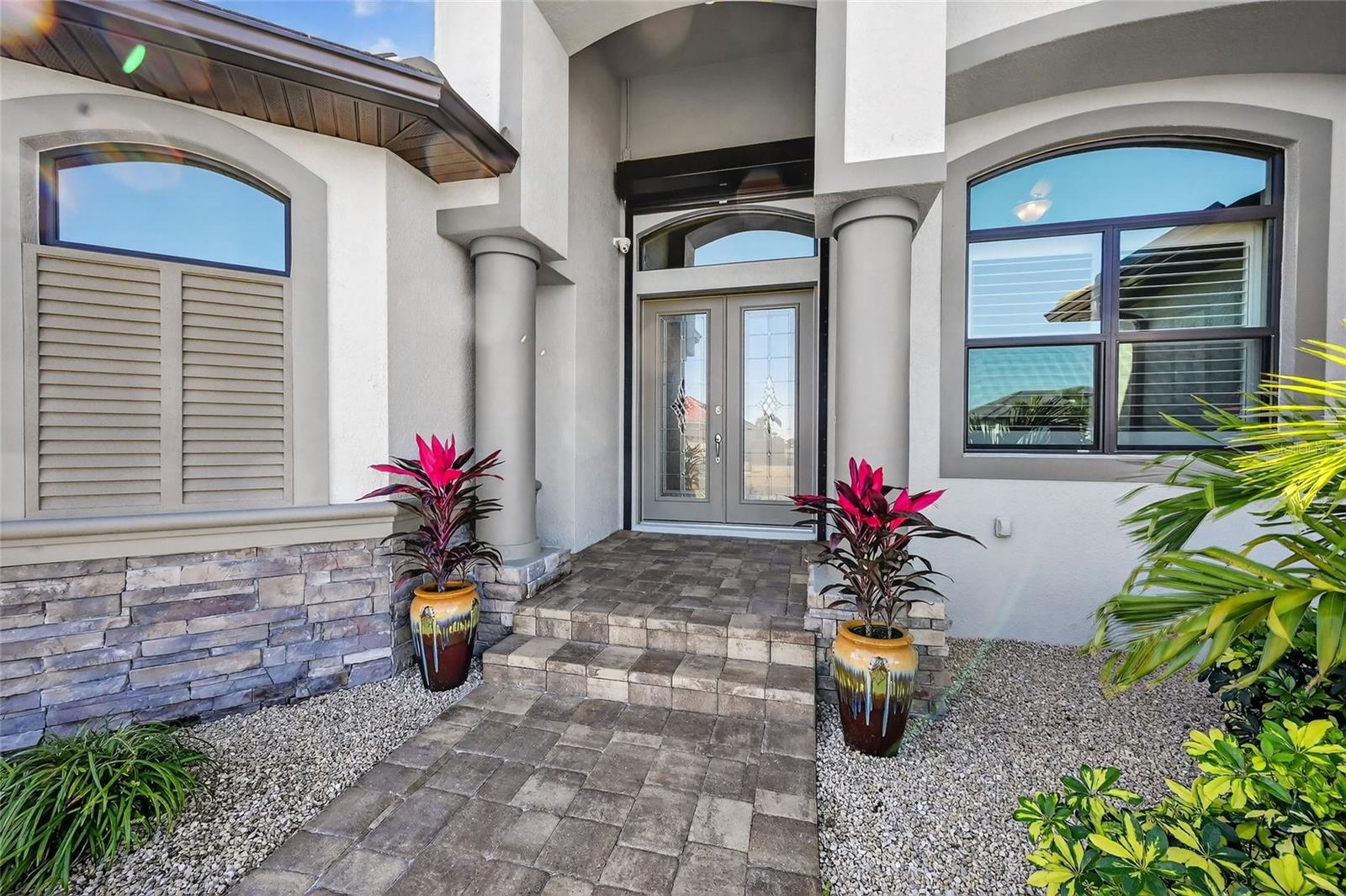 Image 9 of 47 For 8 Windward Road