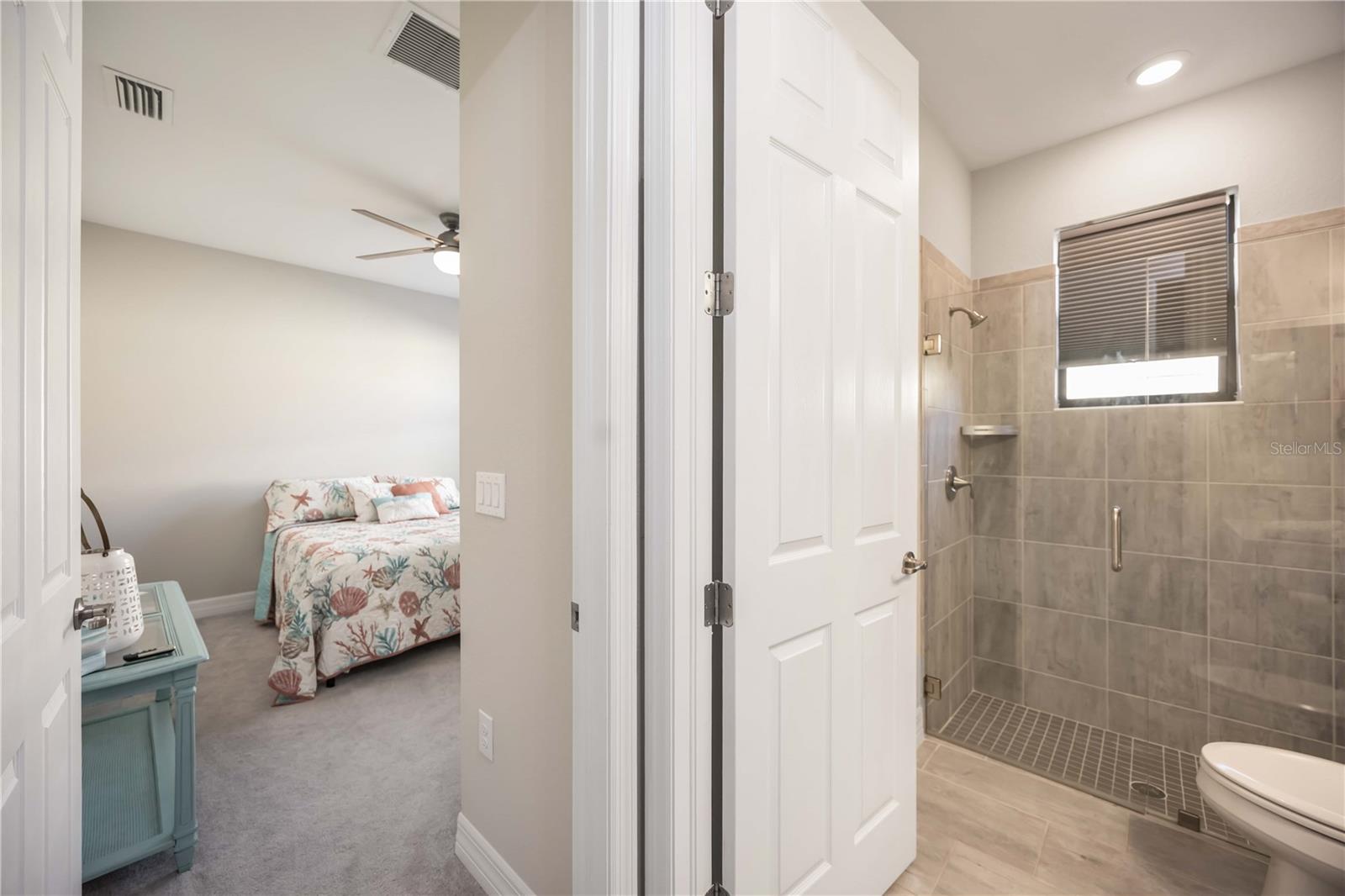 Image 14 of 96 For 23475 Waverly Circle