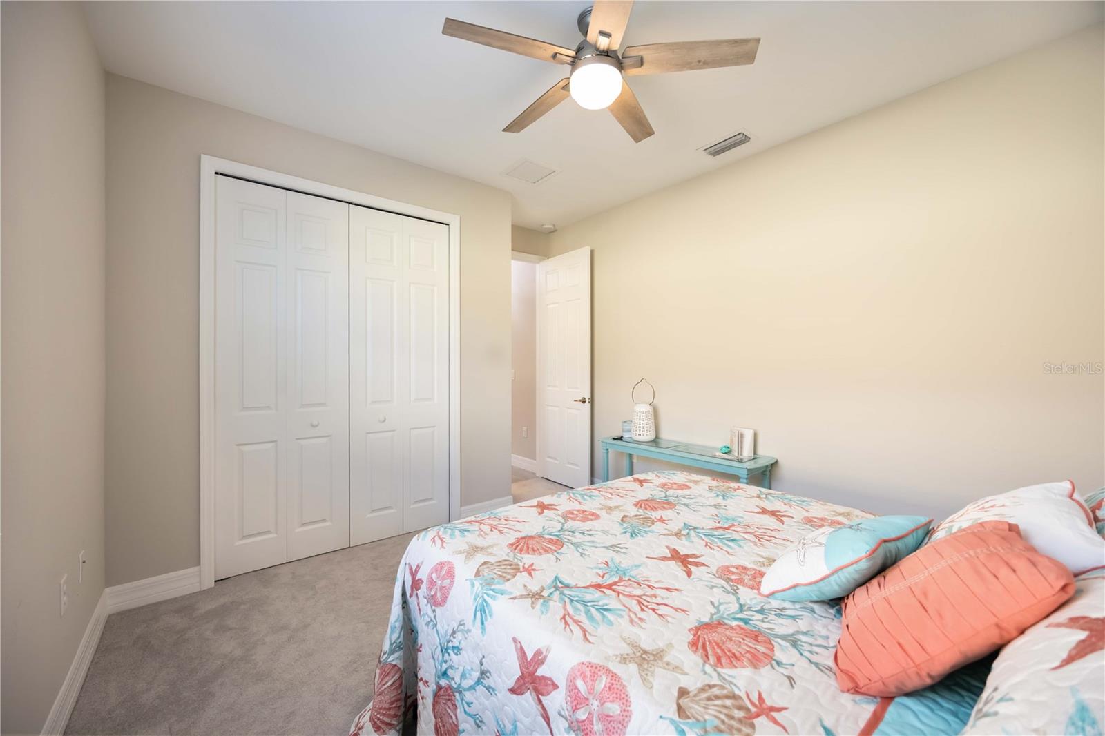 Image 18 of 96 For 23475 Waverly Circle