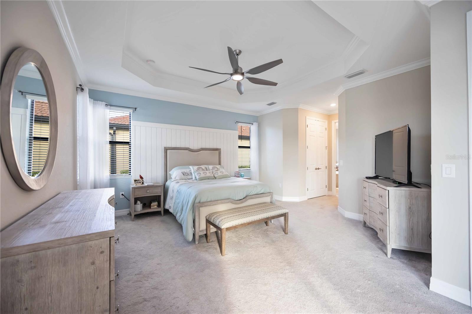 Image 32 of 96 For 23475 Waverly Circle