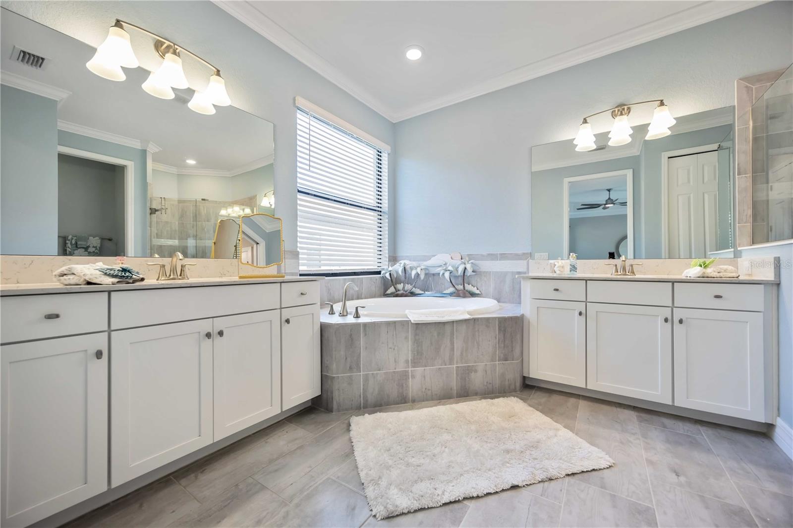 Image 37 of 96 For 23475 Waverly Circle