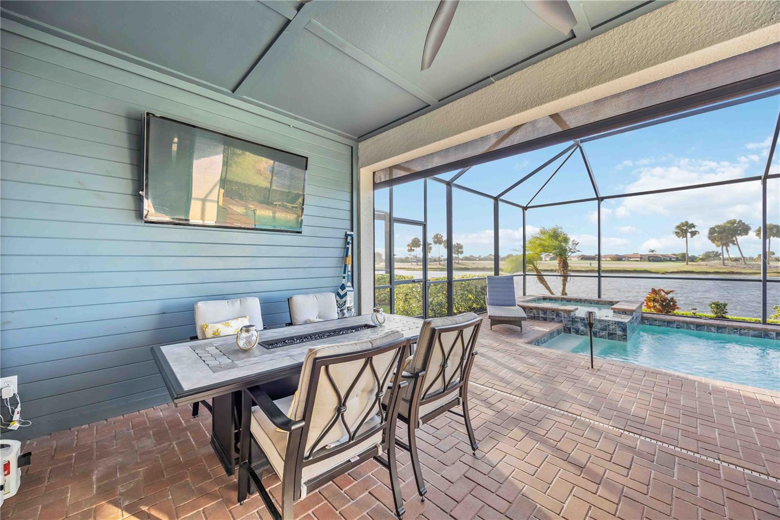 Image 40 of 96 For 23475 Waverly Circle