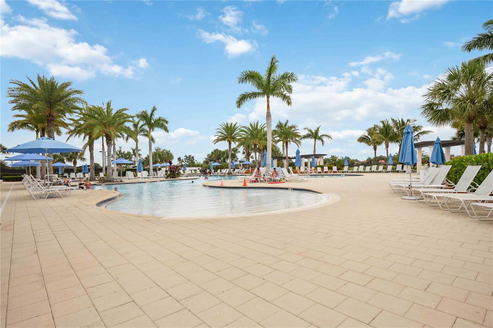 Image 85 of 96 For 23475 Waverly Circle