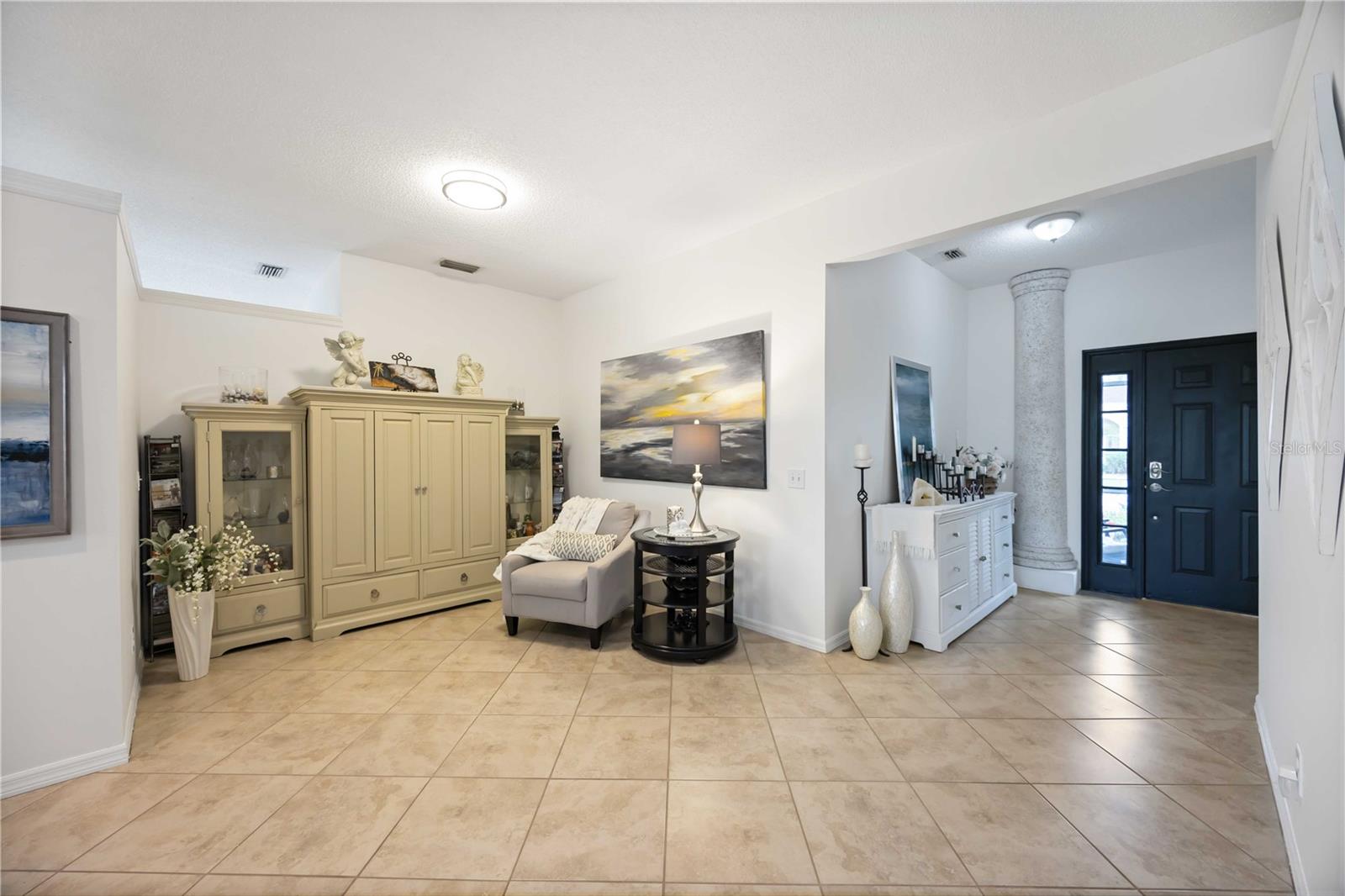 Image 10 of 53 For 271 Fareham Drive