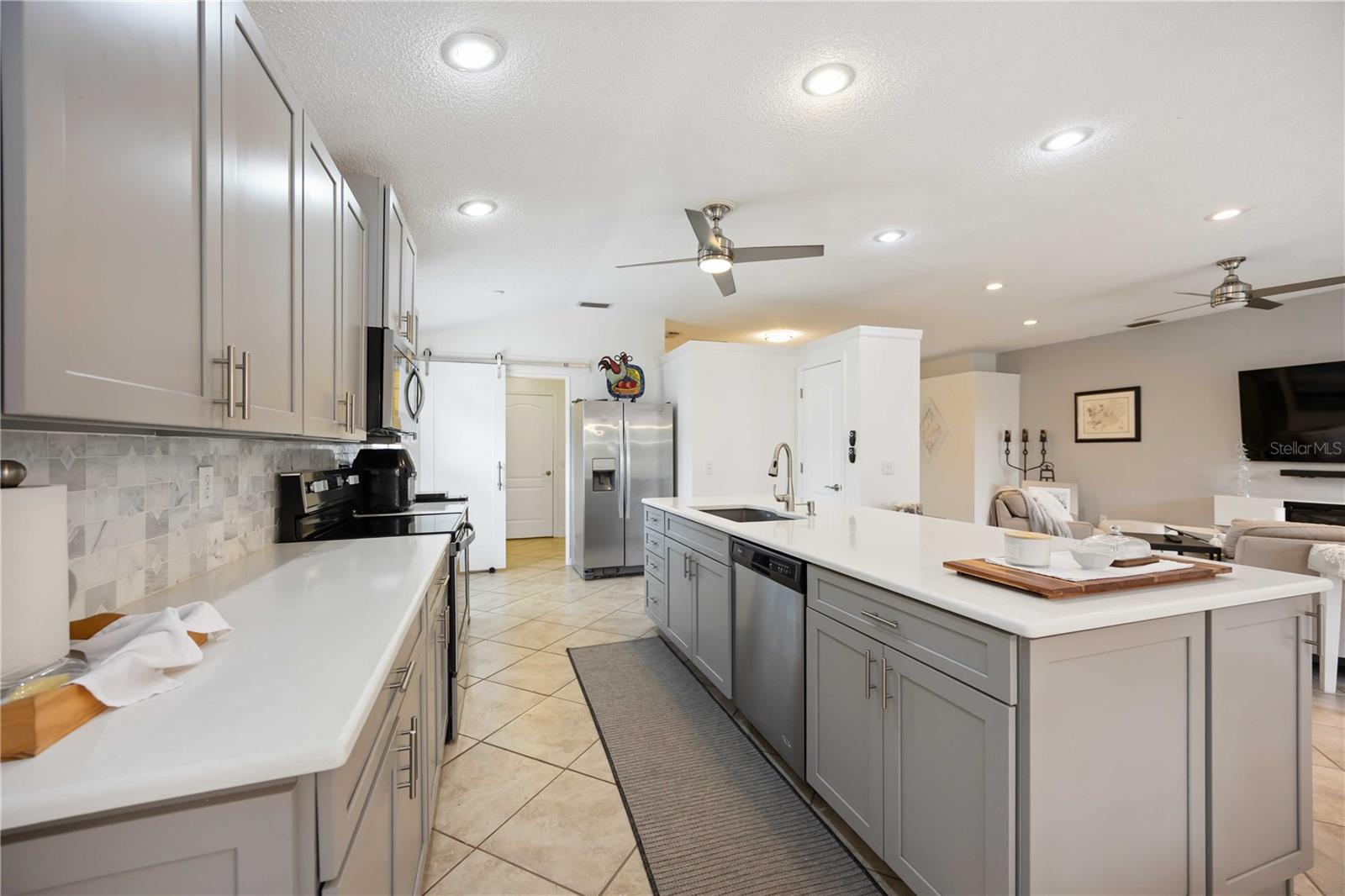 Image 19 of 53 For 271 Fareham Drive