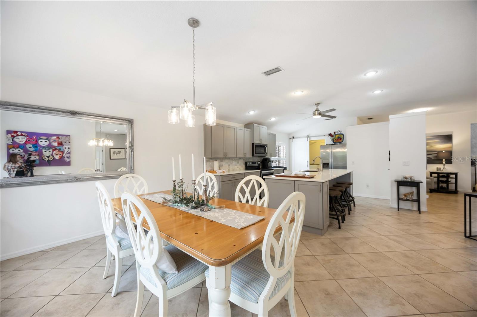 Image 22 of 53 For 271 Fareham Drive