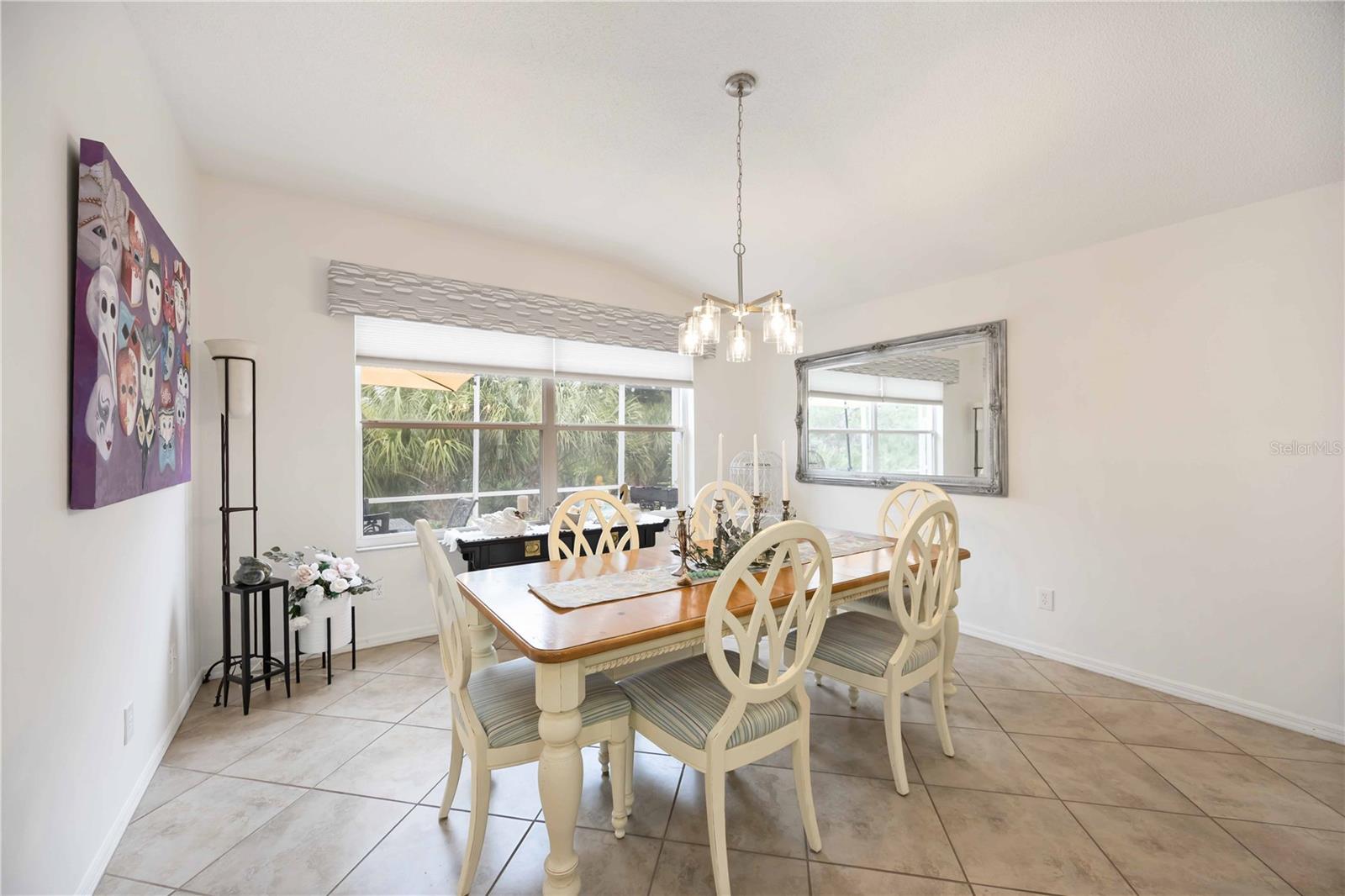 Image 23 of 53 For 271 Fareham Drive