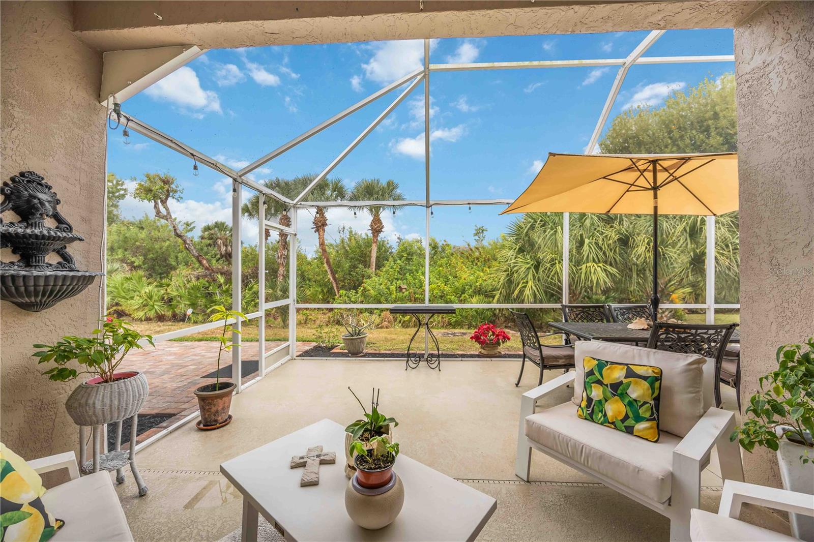 Image 38 of 53 For 271 Fareham Drive