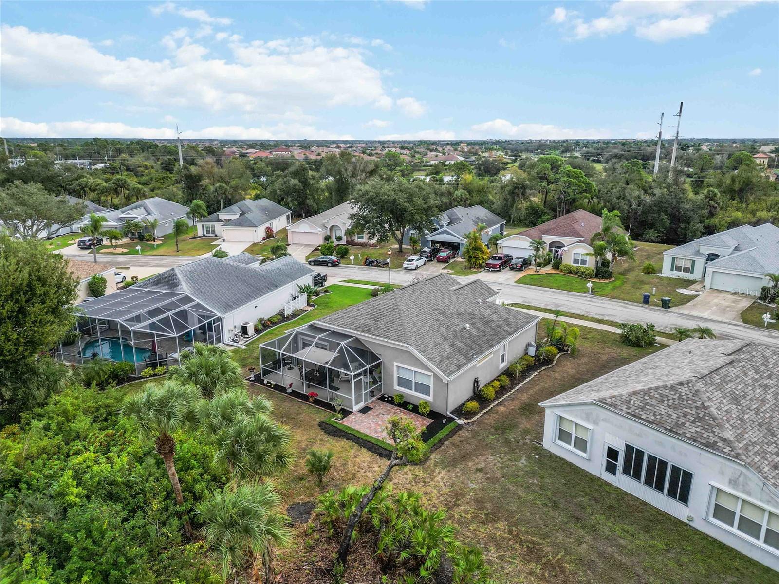 Image 43 of 53 For 271 Fareham Drive