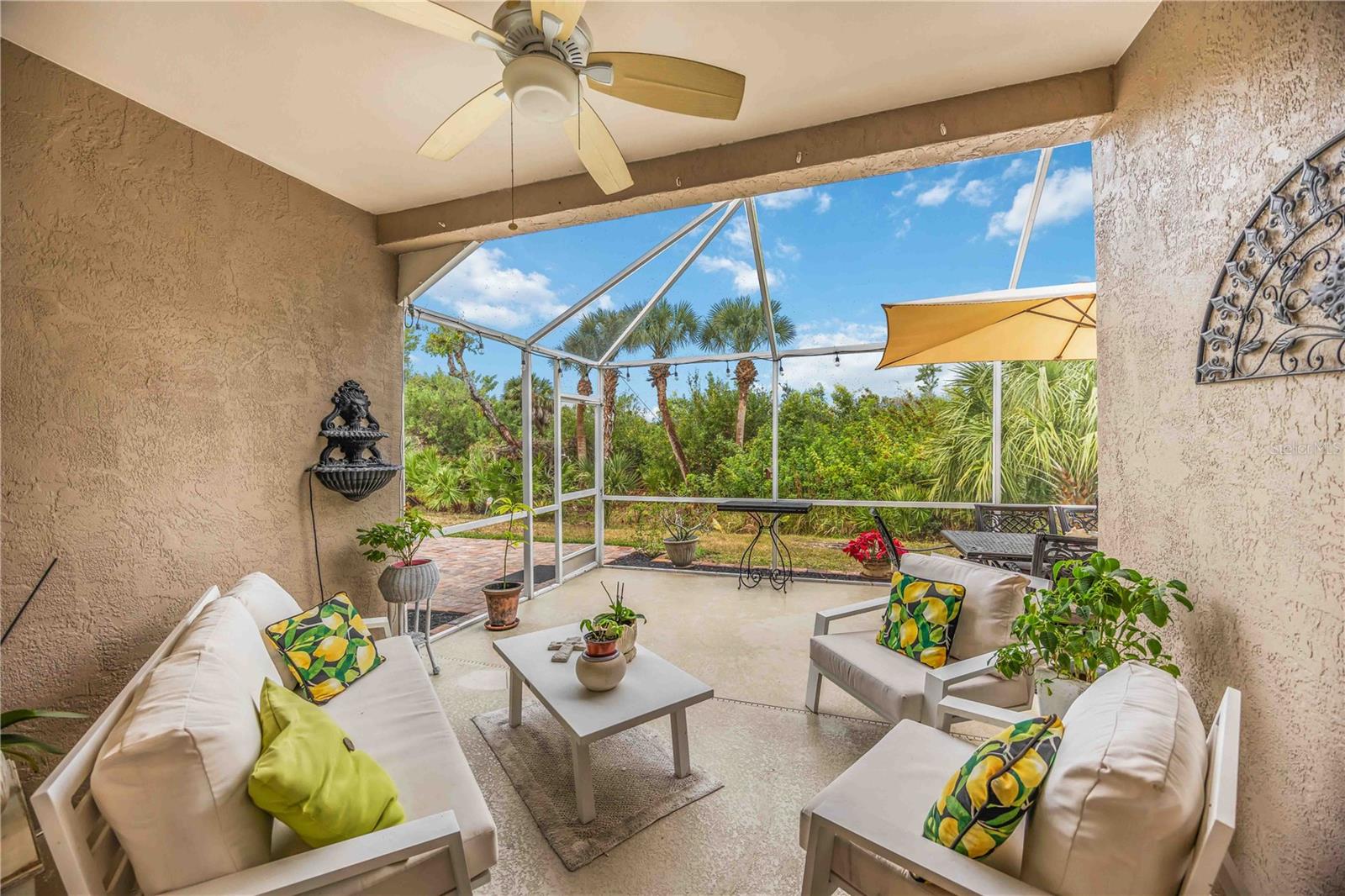 Image 5 of 53 For 271 Fareham Drive