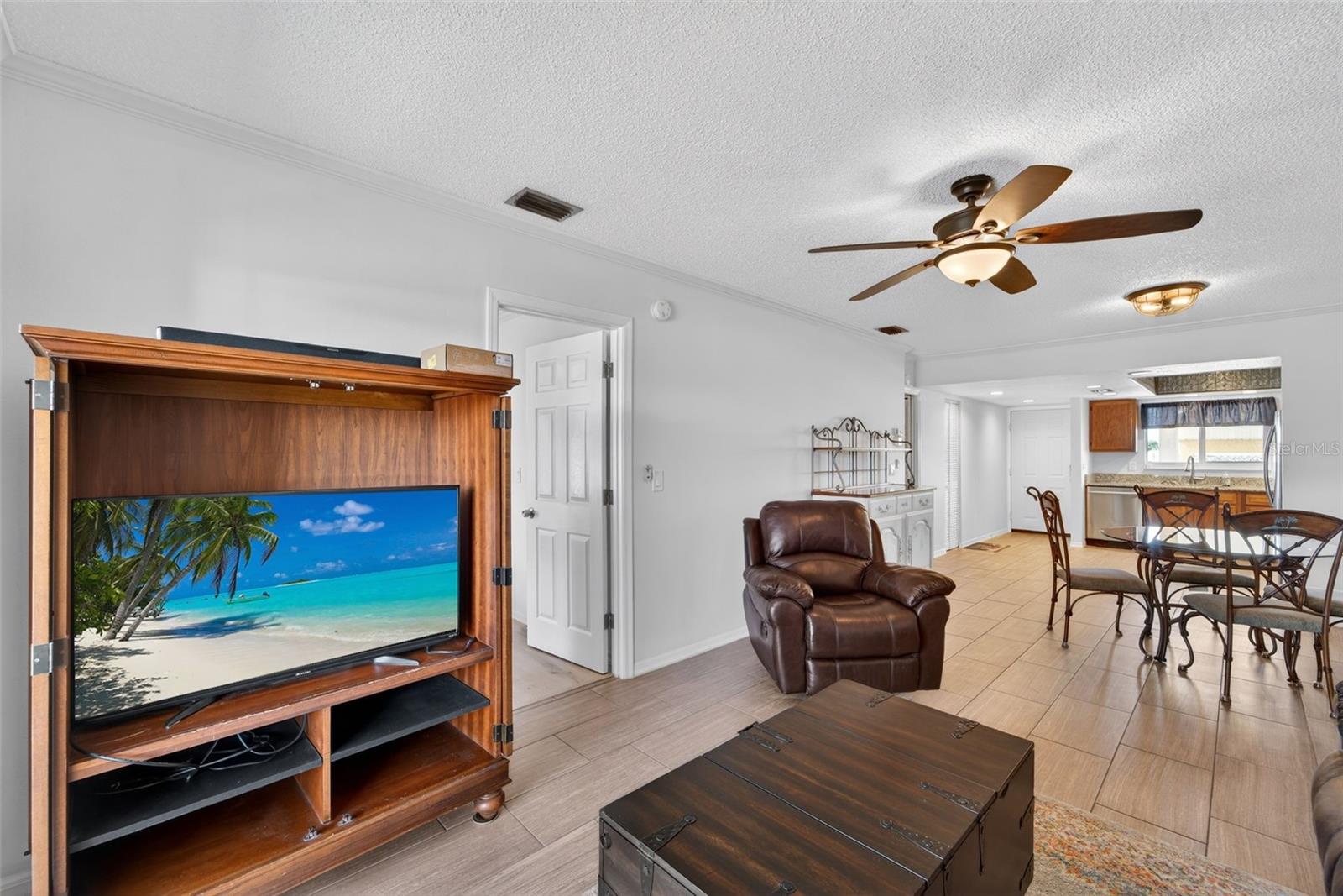 Image 10 of 28 For 6699 San Casa Drive L4