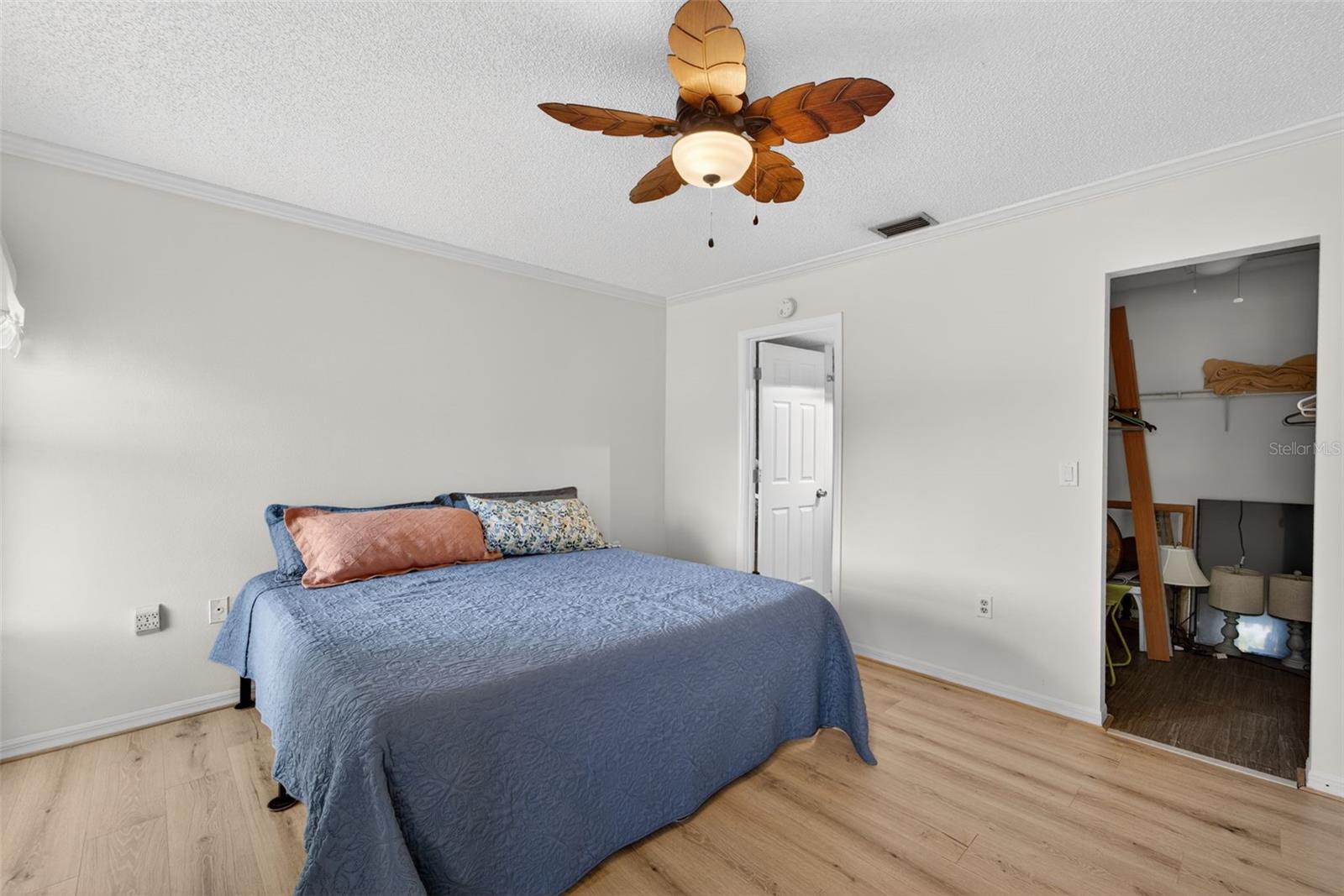 Image 13 of 28 For 6699 San Casa Drive L4