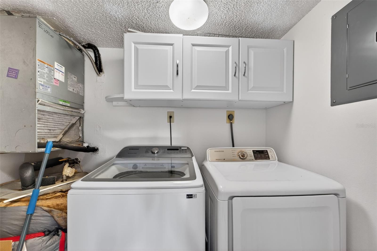 Image 17 of 28 For 6699 San Casa Drive L4