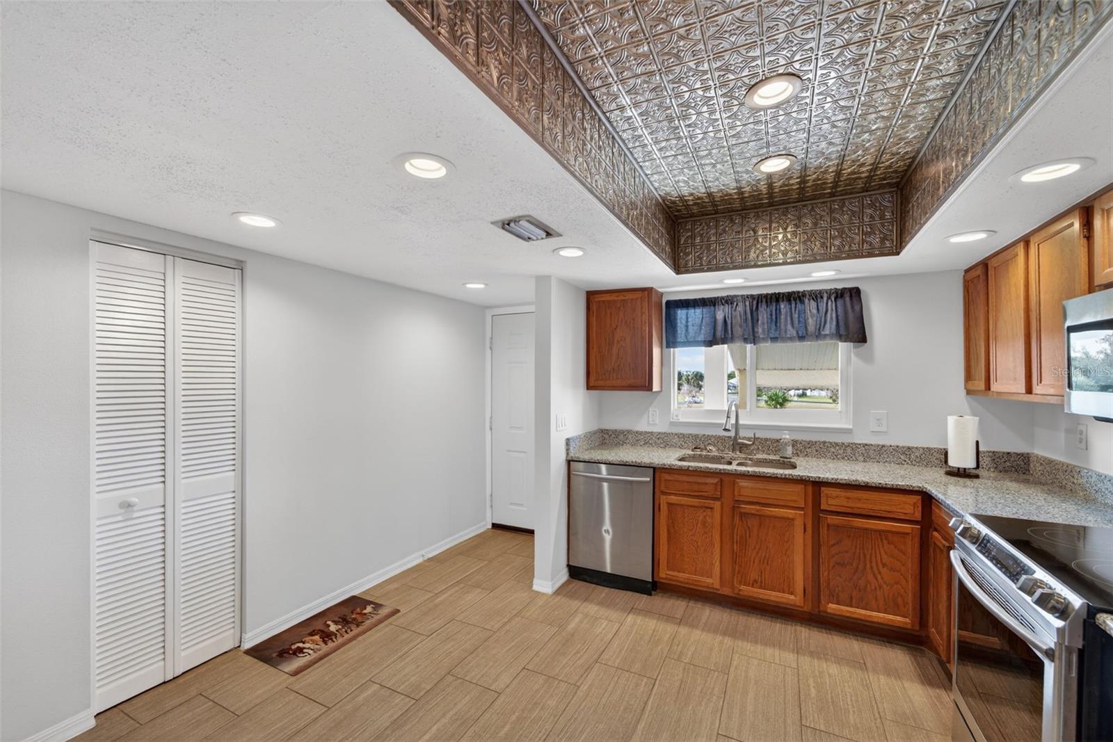 Image 5 of 28 For 6699 San Casa Drive L4