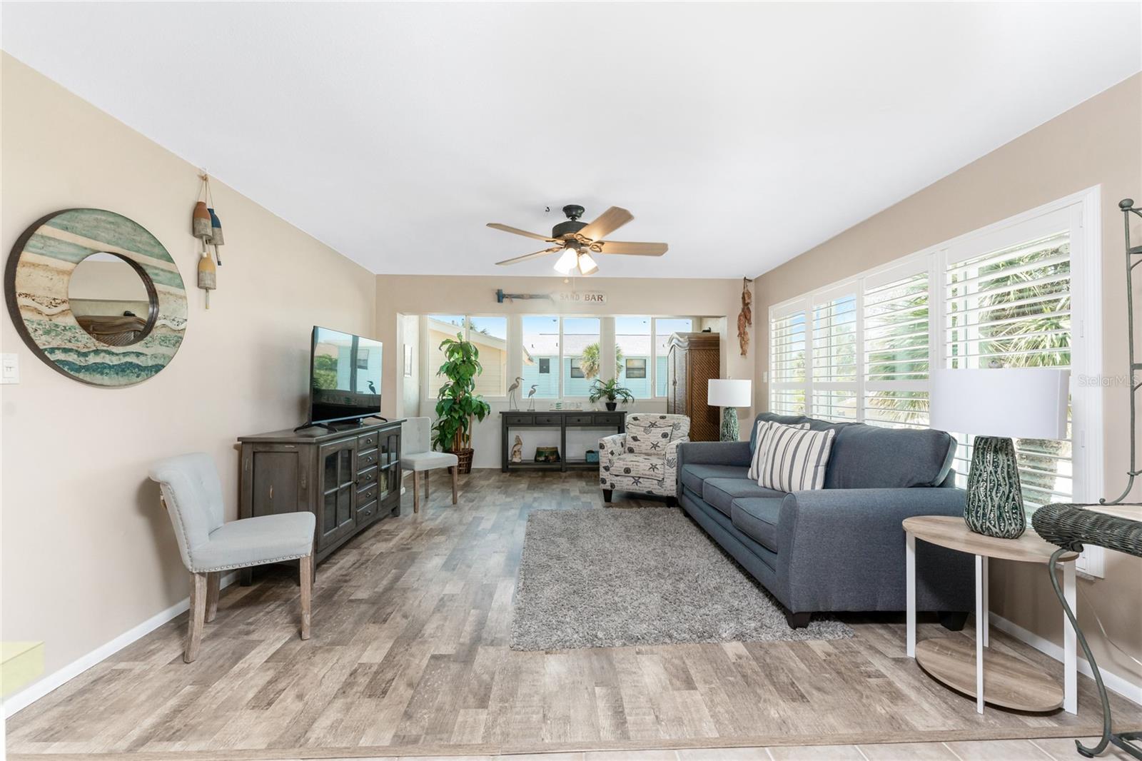 Image 11 of 38 For 5055 Beach Road 208