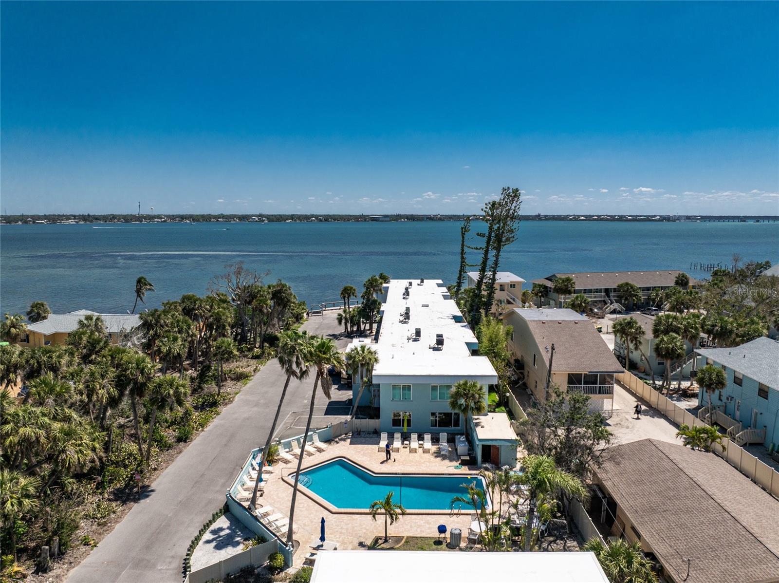 Image 2 of 38 For 5055 Beach Road 208