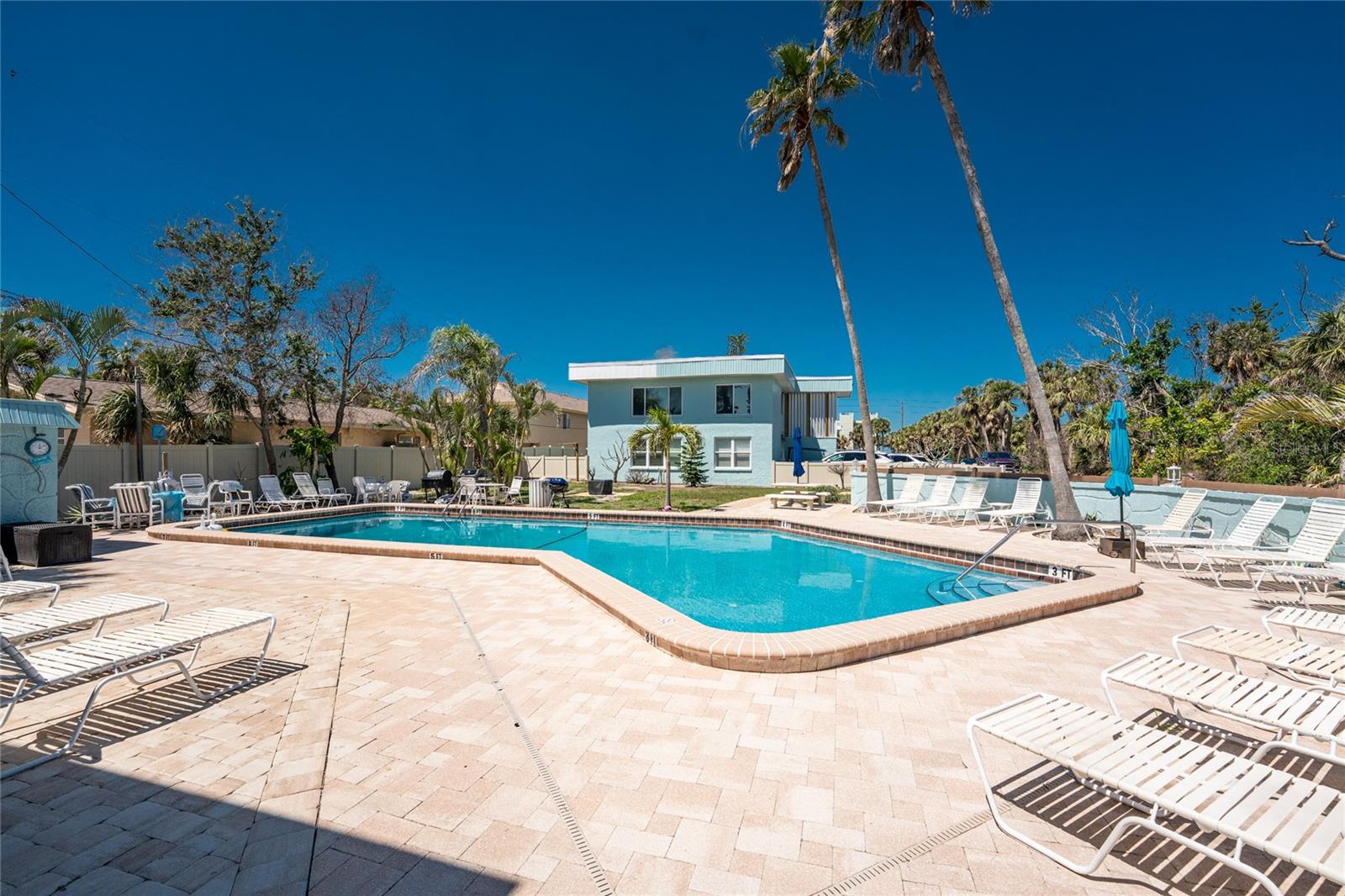 Image 27 of 38 For 5055 Beach Road 208