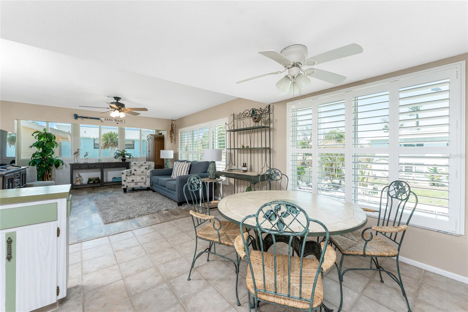 Image 5 of 38 For 5055 Beach Road 208