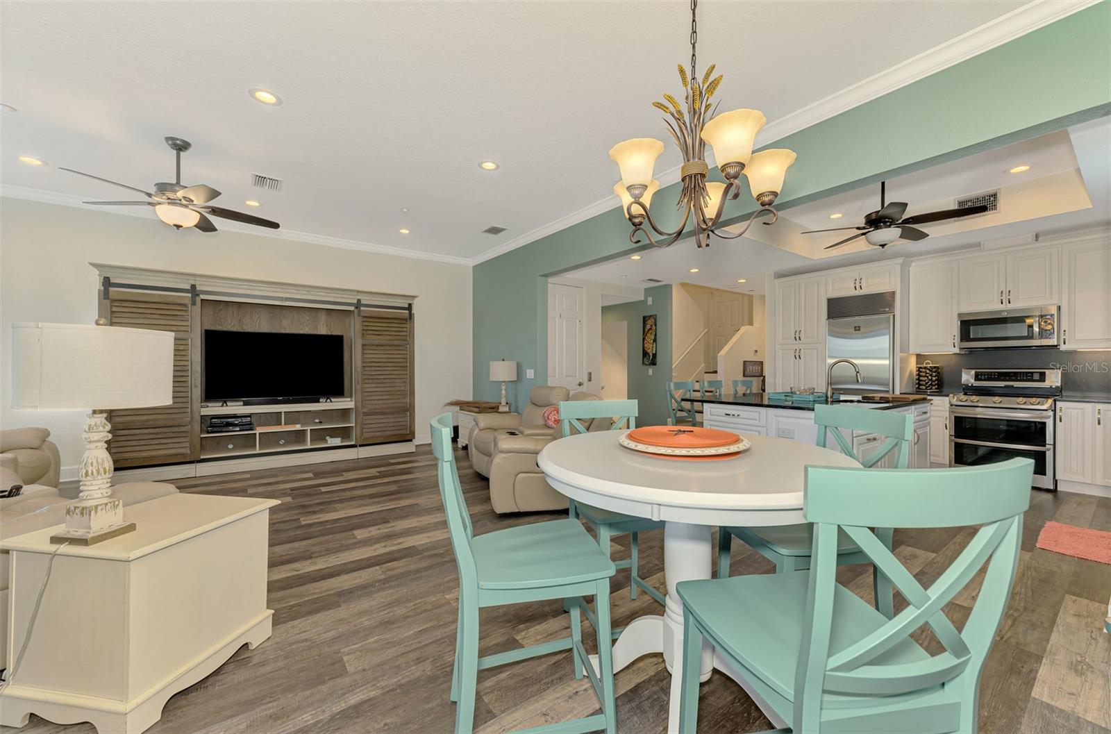 Image 19 of 89 For 10411 Coral Landings Lane 85