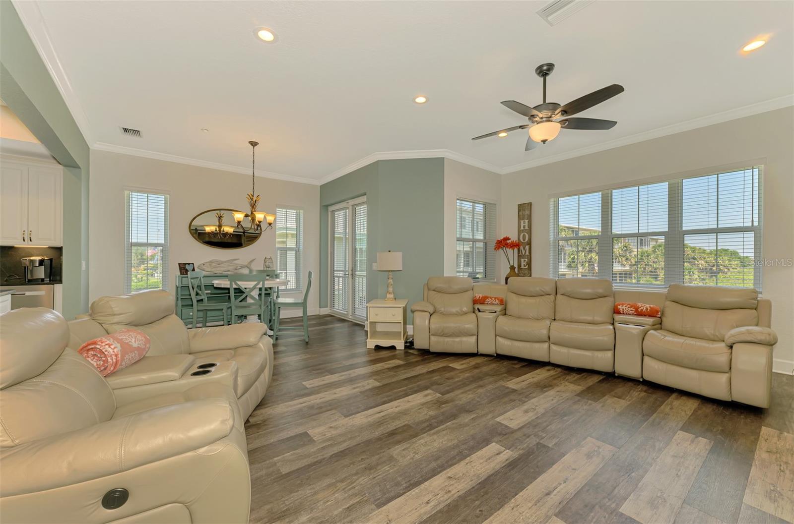 Image 20 of 89 For 10411 Coral Landings Lane 85