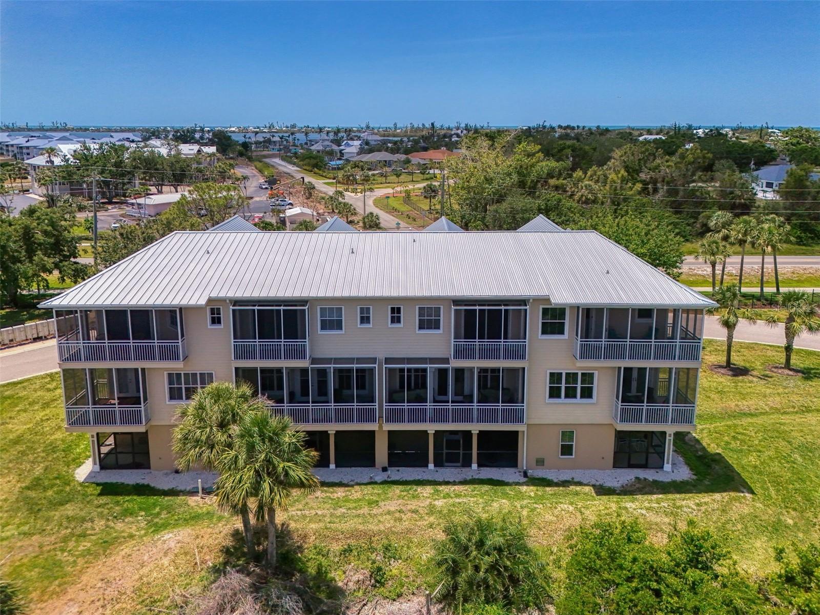 Image 50 of 89 For 10411 Coral Landings Lane 85