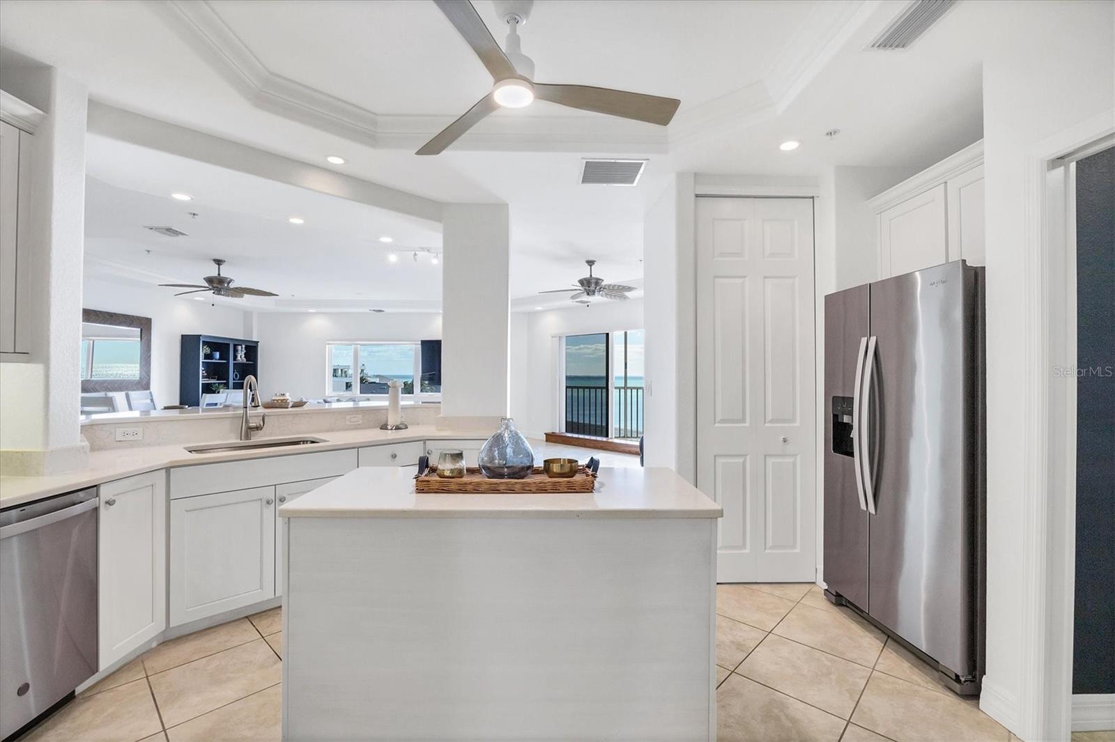 Image 14 of 47 For 2770 Beach Road 303