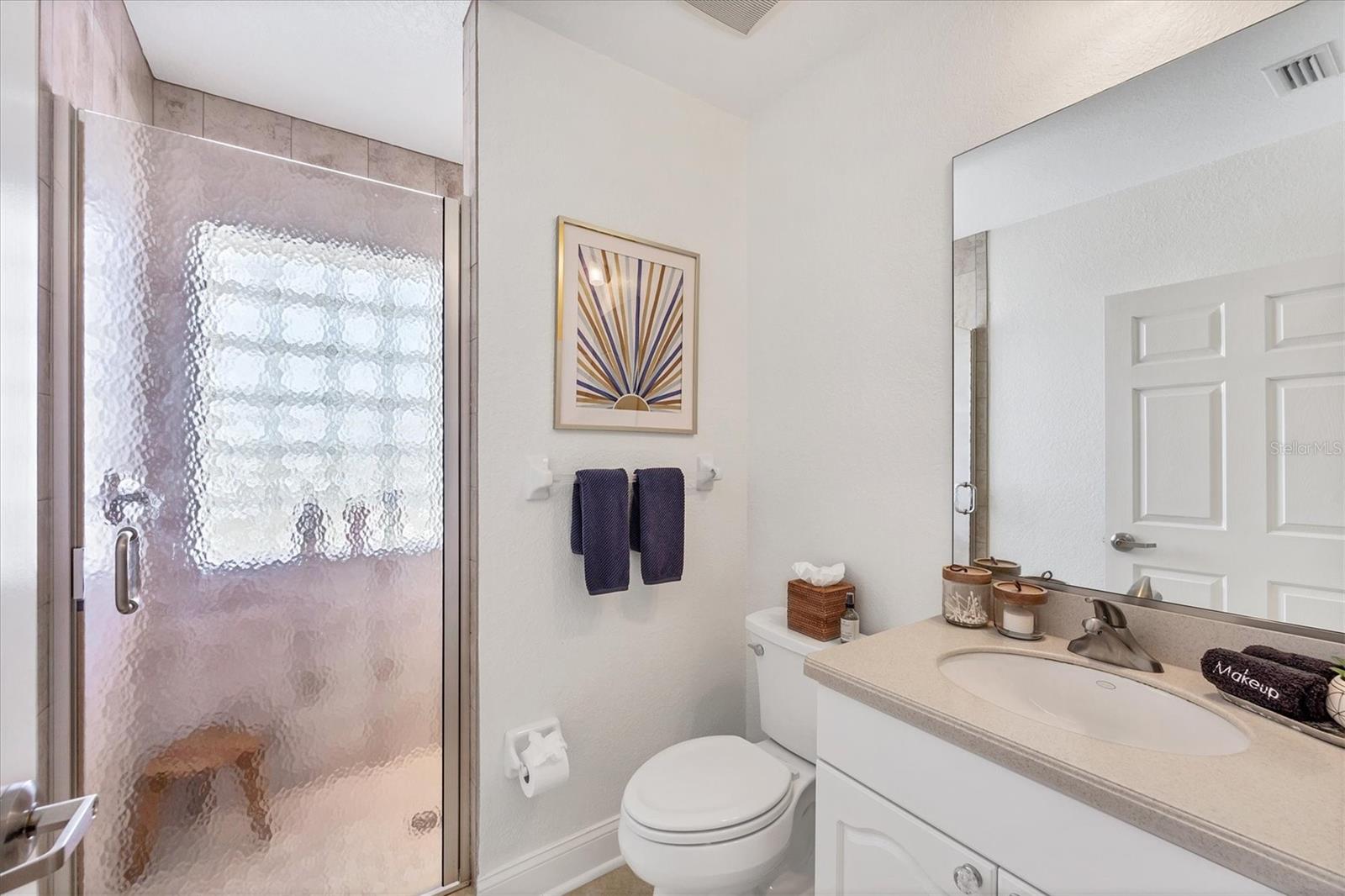 Image 26 of 47 For 2770 Beach Road 303