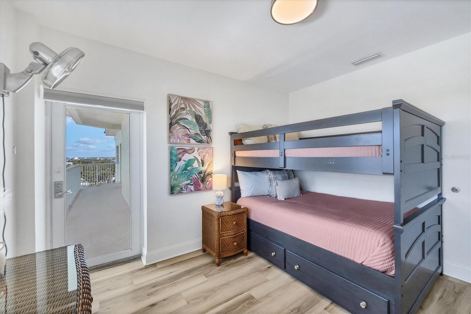 Image 27 of 47 For 2770 Beach Road 303