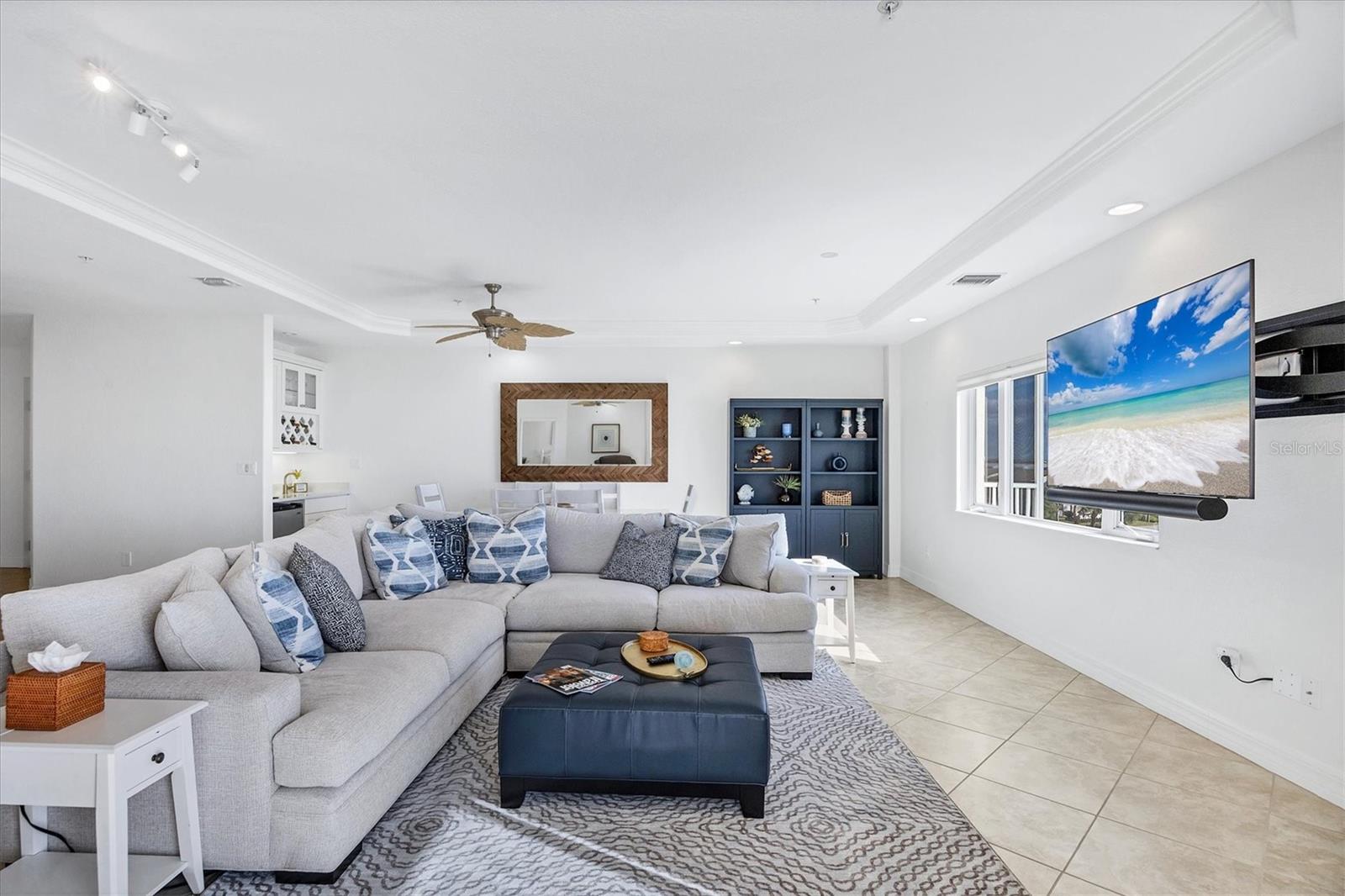 Image 5 of 47 For 2770 Beach Road 303