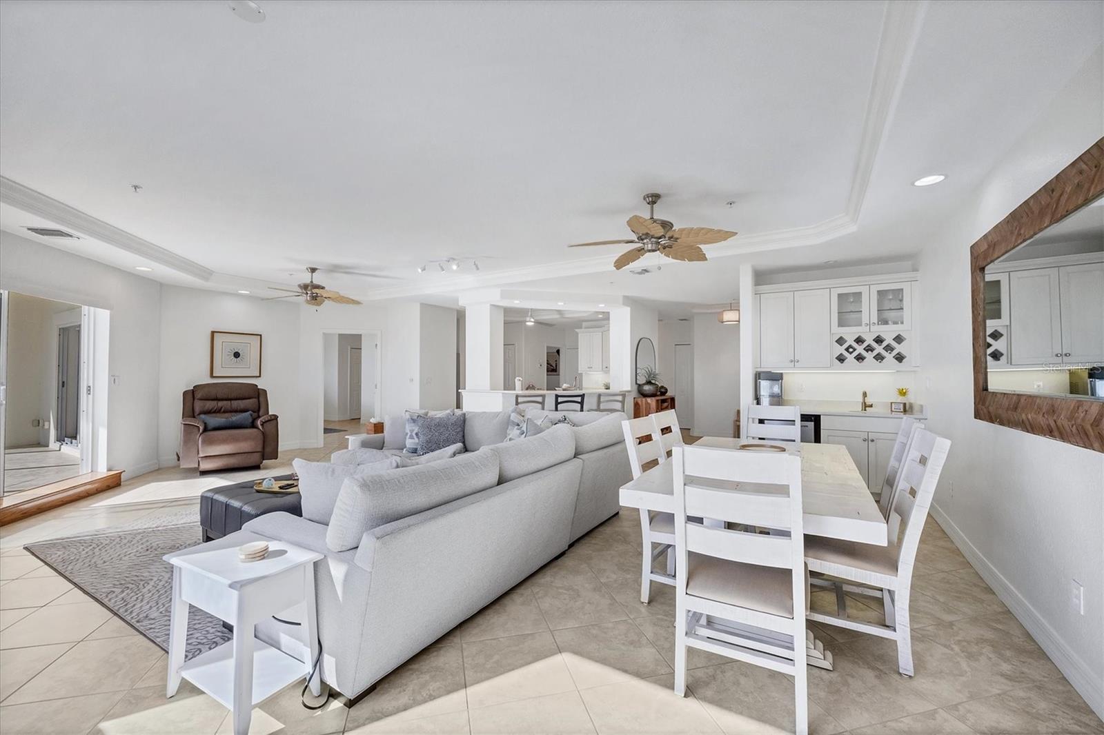 Image 7 of 47 For 2770 Beach Road 303