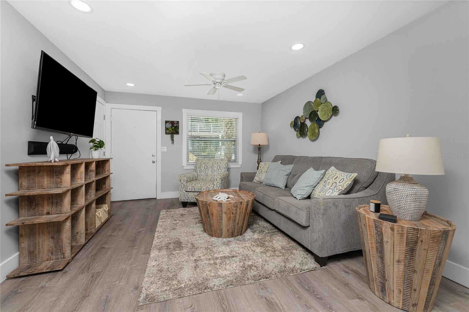 Image 49 of 75 For 5041 Beach Road 4a And 4b