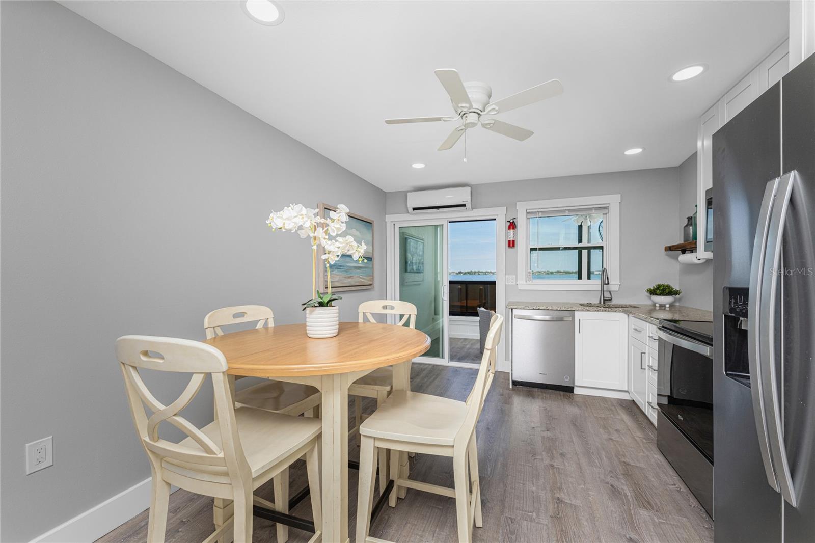 Image 55 of 75 For 5041 Beach Road 4a And 4b